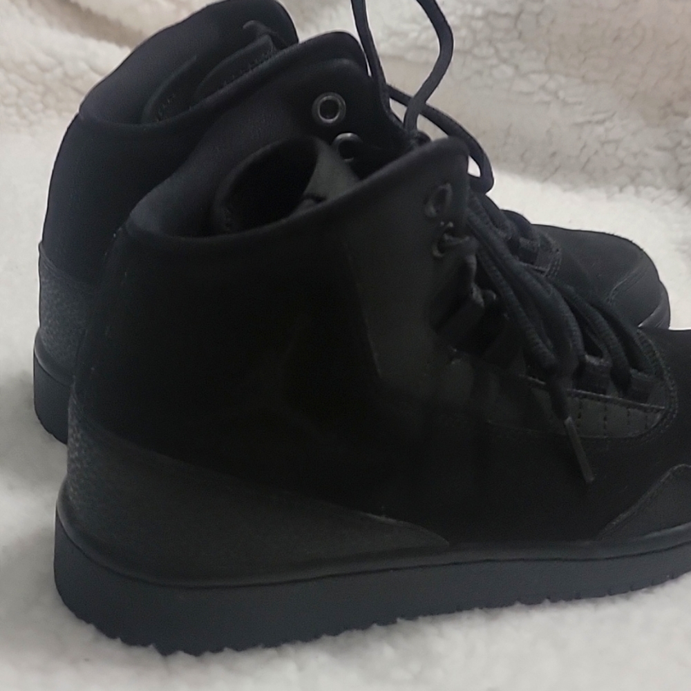 Nike Air Jordan Executive Basketball Shoes - Picture 3 of 4